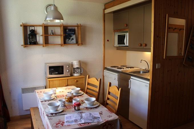 Rent in ski resort Studio cabin 4 people (10) - Résidence l'Orsière - Val Thorens - Apartment