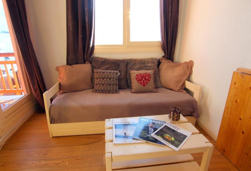 Rent in ski resort Studio cabin 4 people (13) - Résidence le Joker - Val Thorens - Living room