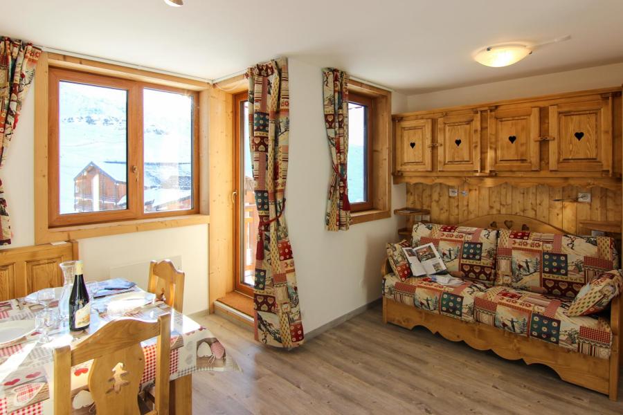 Rent in ski resort Studio cabin 4 people (C6) - Résidence le Joker - Val Thorens - Living room