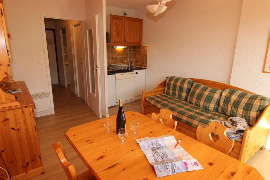 Rent in ski resort Studio 4 people (110) - Résidence le Lac du Lou - Val Thorens - Living room