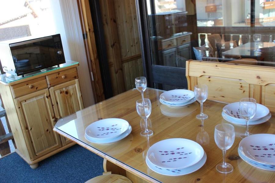 Location au ski Studio cabine 5 personnes (G2) - Résidence le Sérac - Val Thorens - Canapé