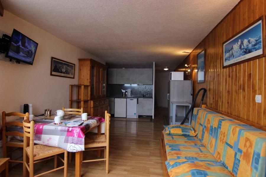 Rent in ski resort Studio cabin 4 people (413) - Résidence les Trois Vallées - Val Thorens - Living room