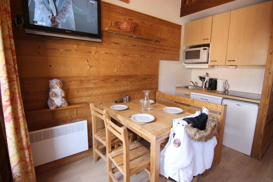 Rent in ski resort 2 room mezzanine apartment 6 people (100) - Résidence Reine Blanche - Val Thorens - Living room