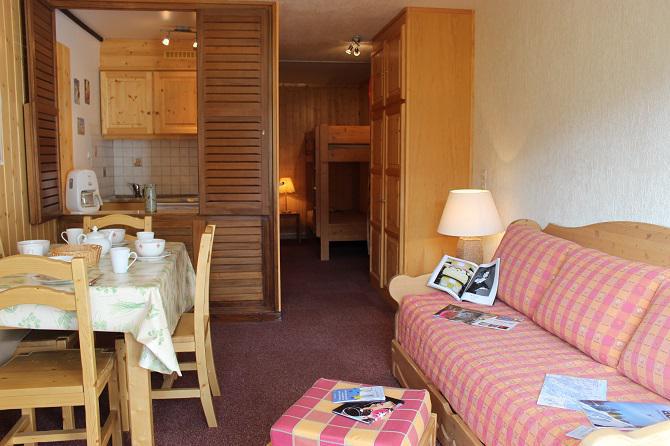 Rent in ski resort Studio sleeping corner 4 people (C9) - Résidence Roc de Péclet - Val Thorens - Living room