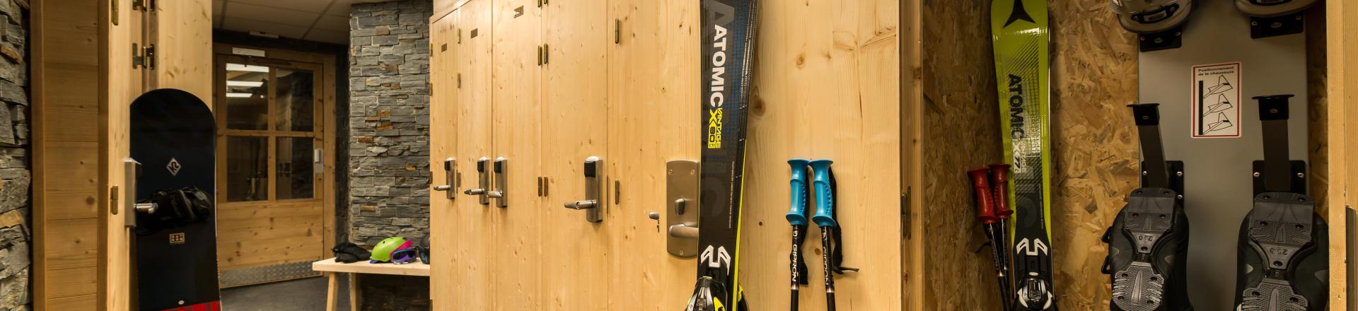 Rent in ski resort Chalet Altitude - Val Thorens - Ski locker