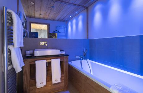 Rent in ski resort Chalet Orlov - Val Thorens - Bath-tub