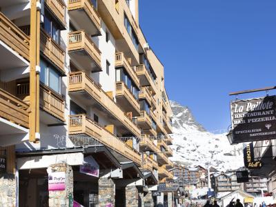 Holiday in mountain resort La Vanoise - Val Thorens - Winter outside