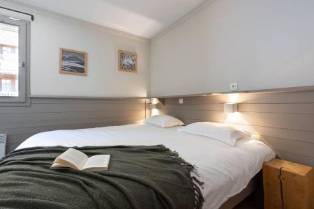 Rent in ski resort Les Chalets de Rosaël - Val Thorens - Bedroom