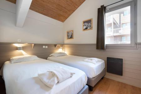 Rent in ski resort Les Chalets de Rosaël - Val Thorens - Bedroom