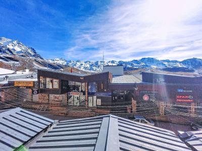Rent in ski resort Résidence Les Olympiades - Val Thorens - Winter outside