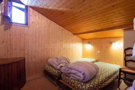 Rent in ski resort 4 room duplex apartment 8 people (97) - Résidence Reine Blanche - Val Thorens - Bedroom under mansard