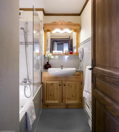 Soggiorno sugli sci Appartamento 3 stanze con cabina per 6 persone (Bâtiment Soleil) - Résidence Village Montana - Val Thorens - Vasca da bagno
