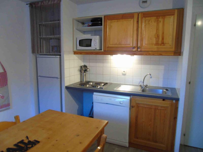 Rent in ski resort 2 room apartment 6 people (E2) - Chalet Arrondaz - Valfréjus - Kitchenette