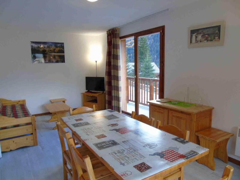 Rent in ski resort 3 room apartment cabin 6 people (E3) - Chalet Arrondaz - Valfréjus - Living room