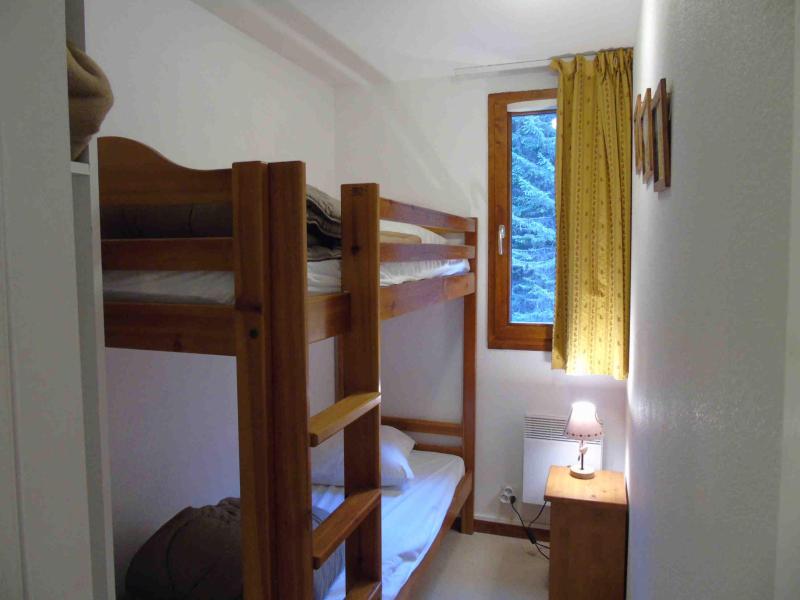 Rent in ski resort 3 room apartment cabin 6 people (J32) - Chalet Arrondaz - Valfréjus - Bunk beds