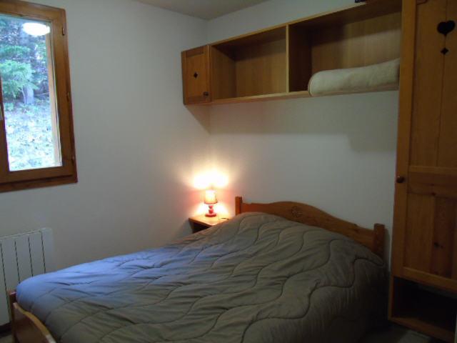 Rent in ski resort 4 room apartment cabin 8 people (J13) - Chalet Arrondaz - Valfréjus - Bedroom