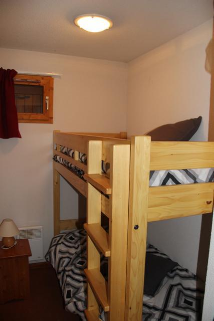 Rent in ski resort 2 room apartment cabin 6 people (C1) - Chalet Arrondaz C - Valfréjus - Bunk beds