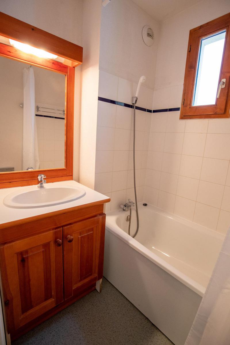 Location au ski Appartement 3 pièces 8 personnes (H21) - Chalet d'Arrondaz - Valfréjus - Salle de bain