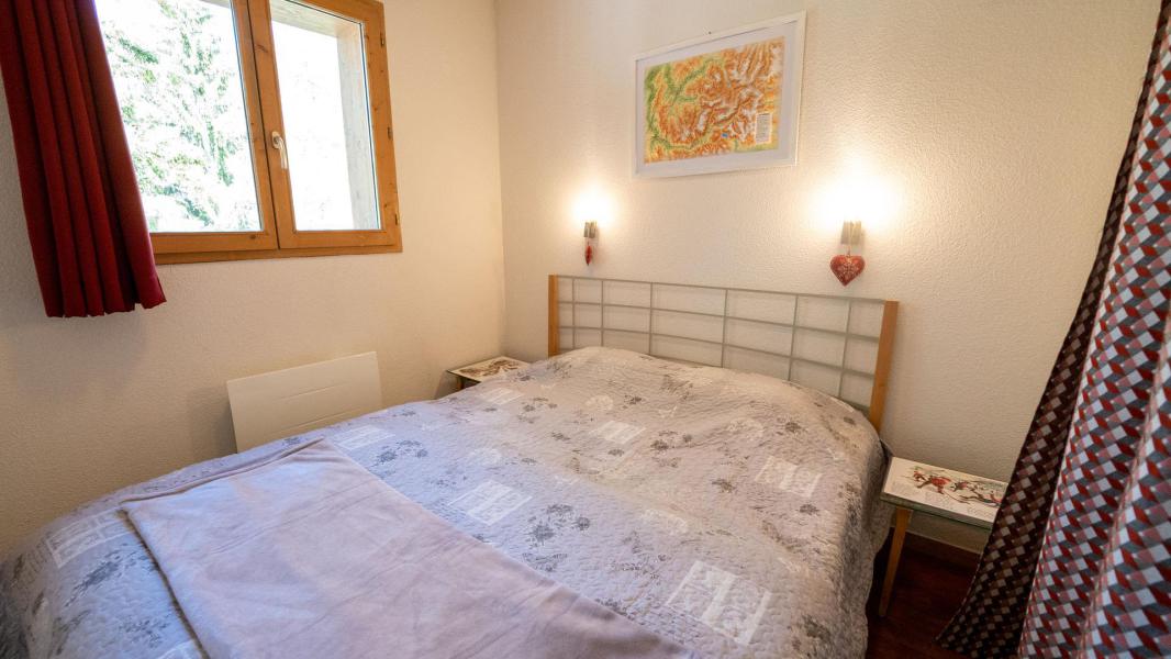 Rent in ski resort 2 room apartment cabin 4 people (105) - Chalet de Florence - Valfréjus - Bedroom