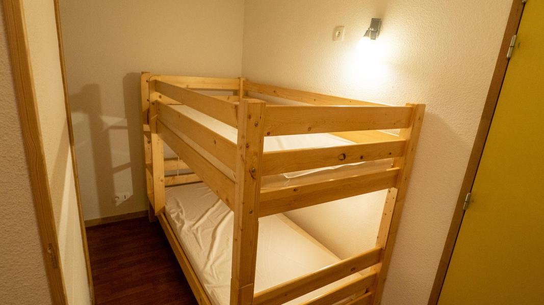 Rent in ski resort 2 room apartment sleeping corner 6 people (104) - Chalet de Florence - Valfréjus - Bedroom