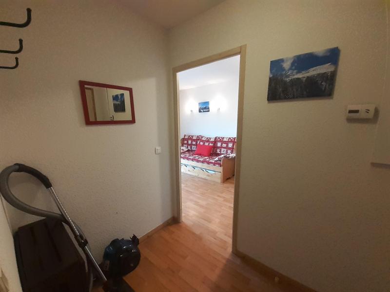 Rent in ski resort 2 room apartment 4 people (1-17) - Chalet Florence - Valfréjus - Corridor