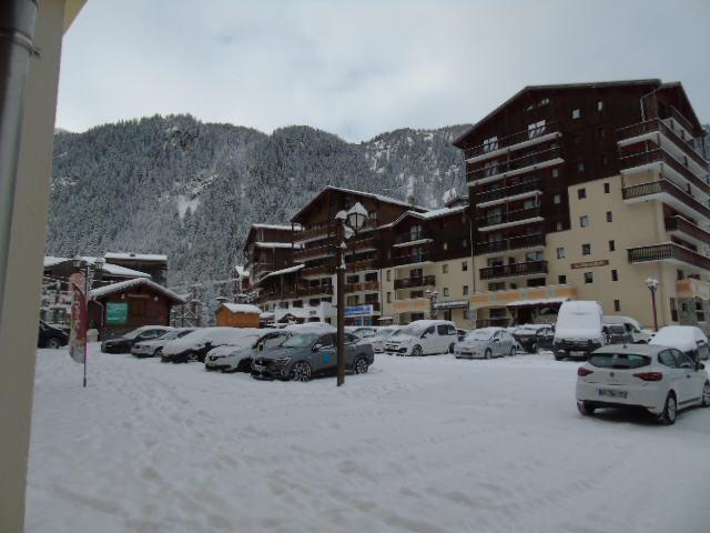 Rent in ski resort Studio 3 people (M2-334) - Melezets 2 - Valfréjus - Winter outside