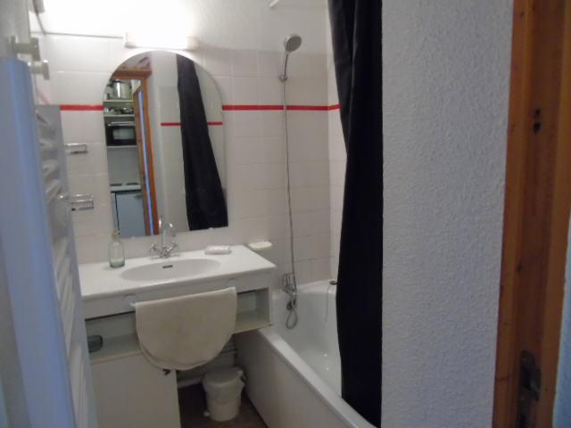 Rent in ski resort Studio 4 people (220) - Melezets 2 - Valfréjus - Bathroom