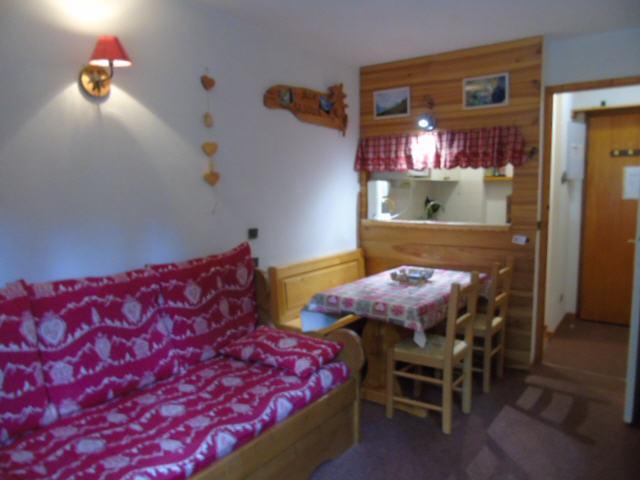 Rent in ski resort Studio cabin 4 people (106) - Melezets 2 - Valfréjus - Living room