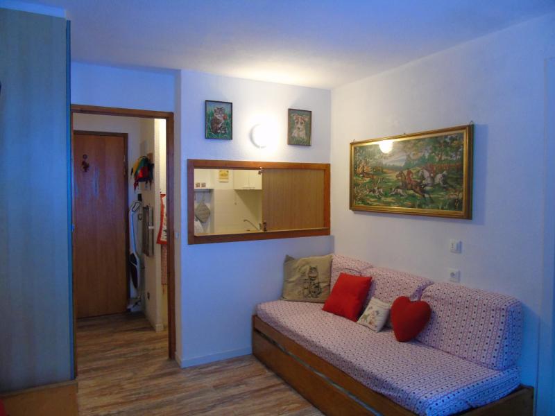 Rent in ski resort Studio cabin 4 people (327) - Melezets 2 - Valfréjus - Living room