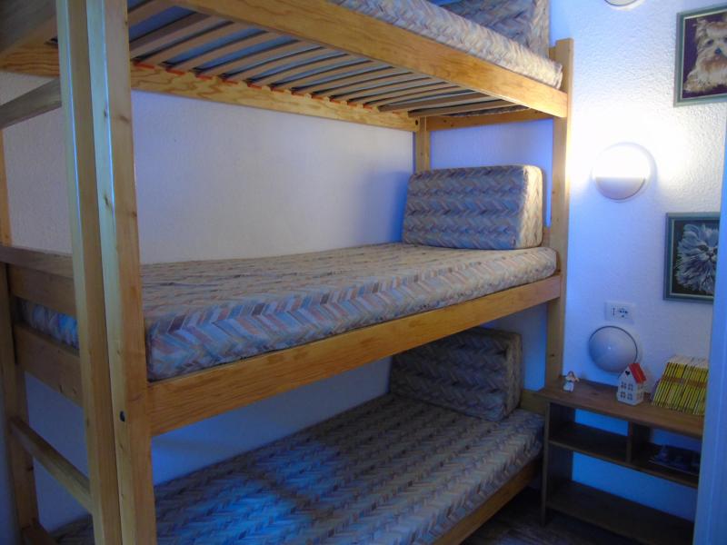 Rent in ski resort Studio cabin 4 people (M2-327) - Melezets 2 - Valfréjus - Bunk beds