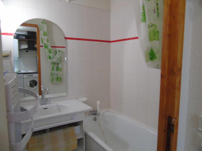 Rent in ski resort Studio 4 people (M3-102) - Melezets 3 - Valfréjus - Bathroom