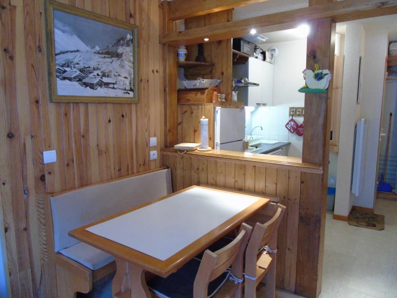 Rent in ski resort Studio 4 people (M3-102) - Melezets 3 - Valfréjus - Living room