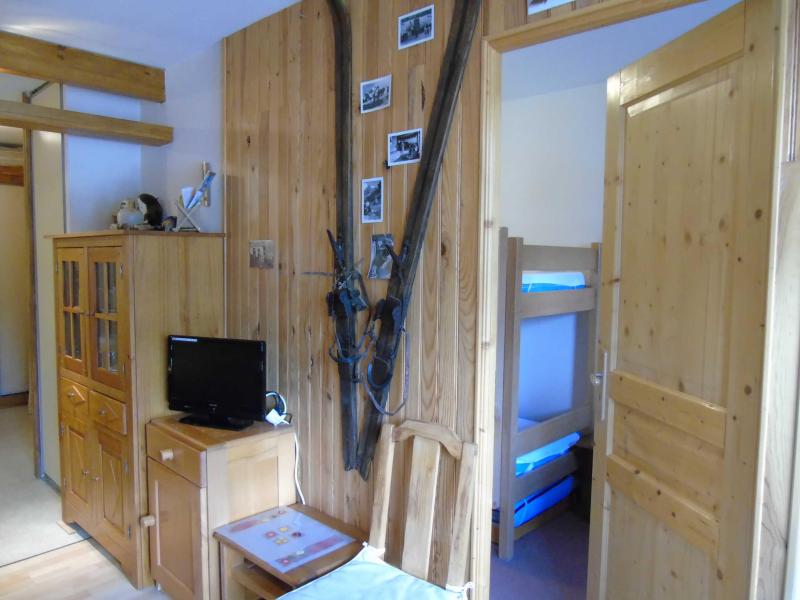 Rent in ski resort Studio 4 people (M3-102) - Melezets 3 - Valfréjus - Living room