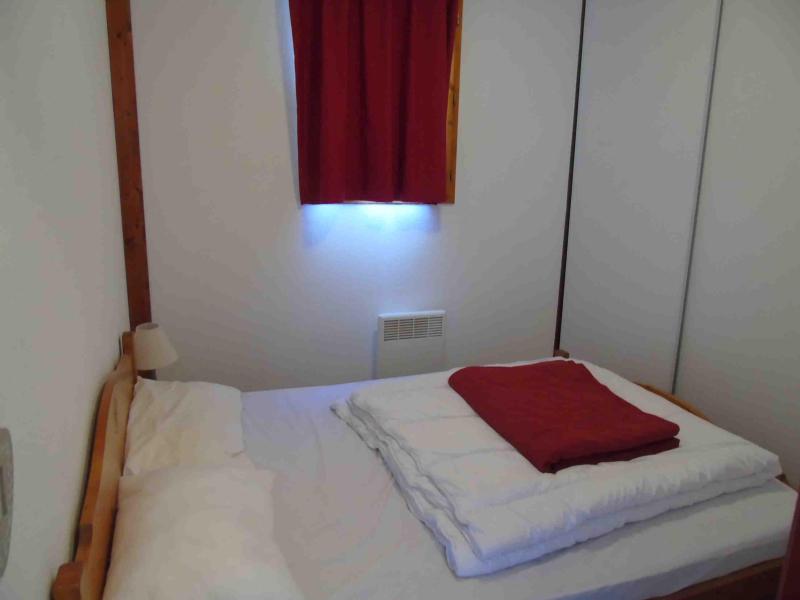 Rent in ski resort 2 room apartment 4 people (24) - Résidence Cheval Blanc - Valfréjus - Bedroom