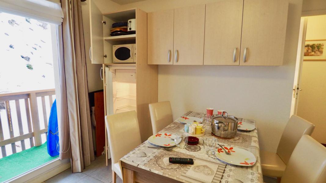 Skiverleih 2-Zimmer-Holzhütte für 6 Personen (105) - Résidence Cheval Blanc - Valfréjus - Wohnzimmer