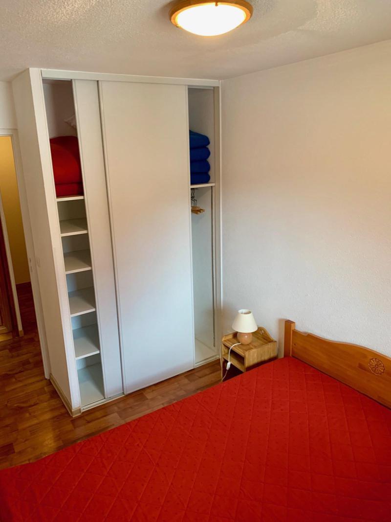 Rent in ski resort 3 room apartment 7 people (72) - Résidence Cheval Blanc - Valfréjus - Bedroom