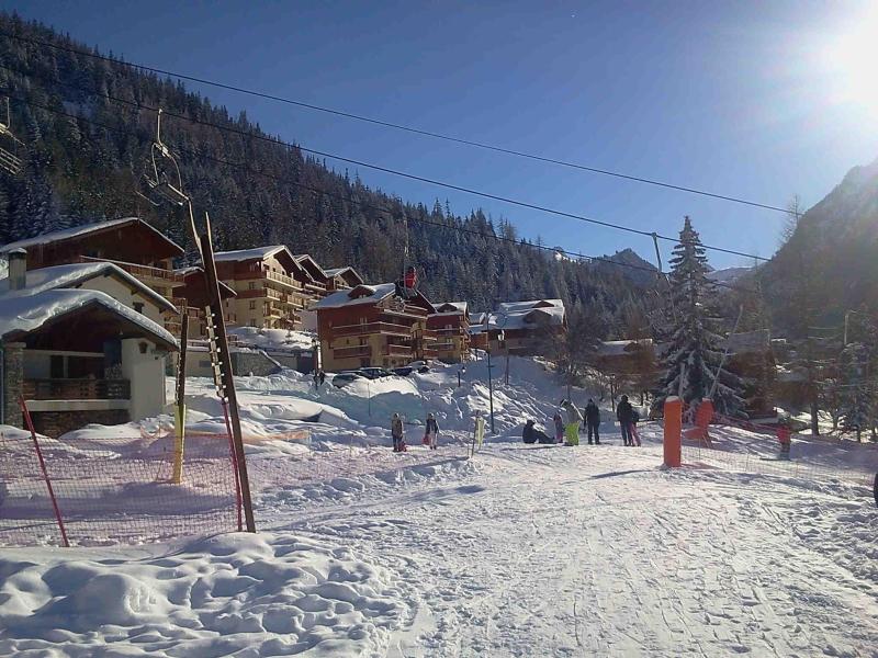 Vacanze in montagna Studio per 4 persone (9) - Résidence Cheval Blanc - Valfréjus - Esteriore inverno