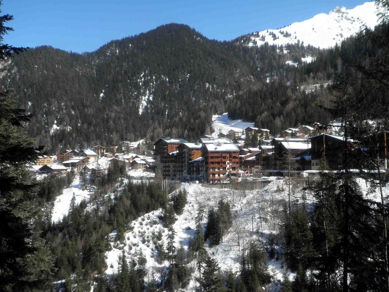 Vacanze in montagna Studio per 4 persone (9) - Résidence Cheval Blanc - Valfréjus - Esteriore inverno