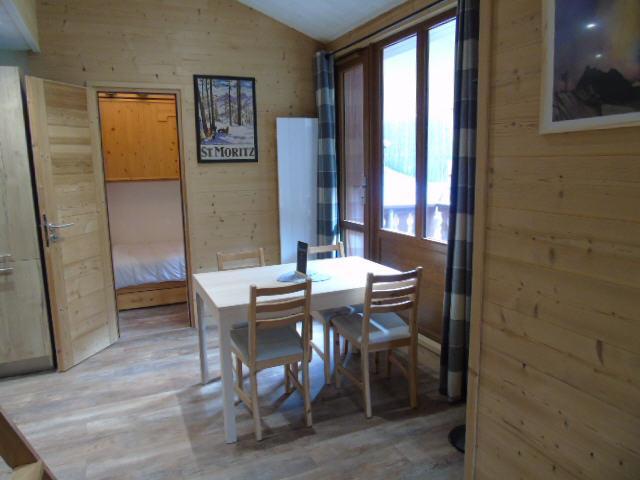 Rent in ski resort 3 room apartment cabin 6 people (40) - Résidence la Chaviere - Valfréjus - Living room