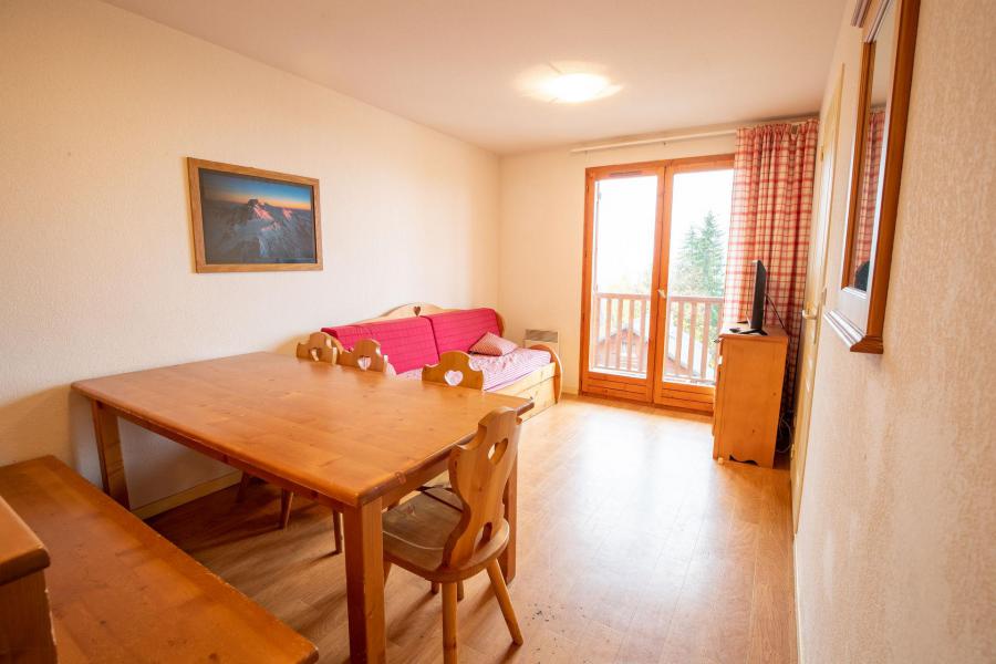 Ski verhuur Appartement 2 kabine kamers 6 personen (06) - Résidence le Belvédère Busseroles - Valfréjus - Woonkamer