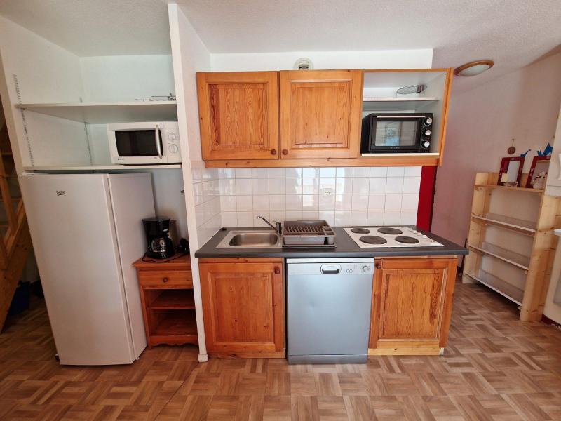 Rent in ski resort  (73) - Résidence le Cheval Blanc - Valfréjus - Kitchenette