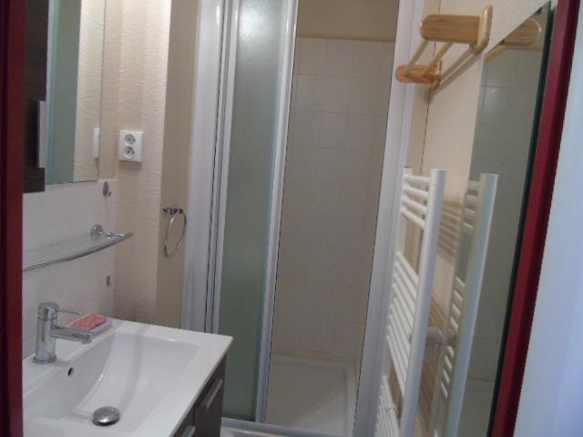 Rent in ski resort 3 room apartment 6 people (19) - Résidence le Grand Argentier - Valfréjus - Shower room