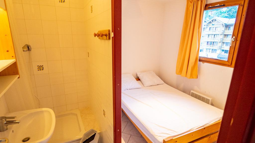 Rent in ski resort 4 room apartment sleeping corner 10 people (20) - Résidence le Grand Argentier - Valfréjus - Bedroom