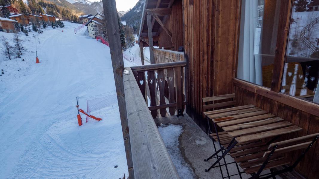Vacances en montagne Studio coin montagne 4 personnes (E214) - Résidence le Thabor - Valfréjus - Extérieur hiver