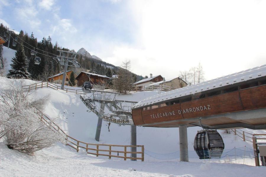 Vacances en montagne Résidence le Thabor A - Valfréjus - Extérieur hiver