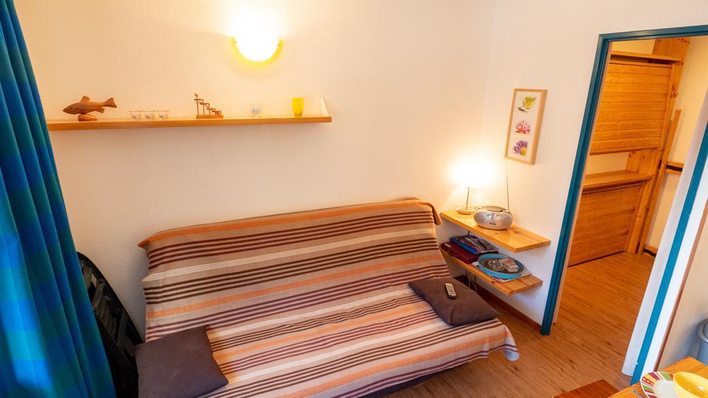 Rent in ski resort Studio sleeping corner 4 people (B59) - Résidence le Thabor - Valfréjus - Living room