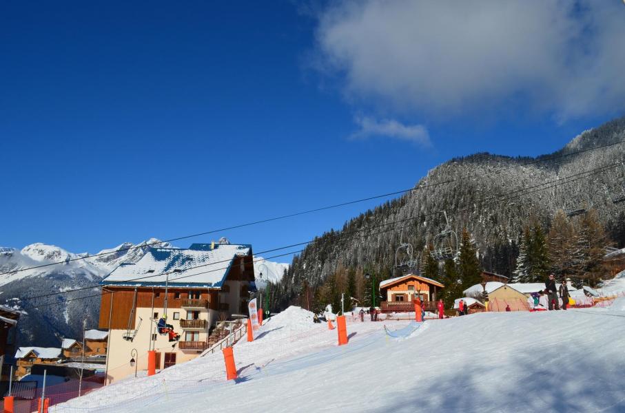 Location au ski Résidence les Chalets de la Ramoure - Valfréjus - Extérieur hiver