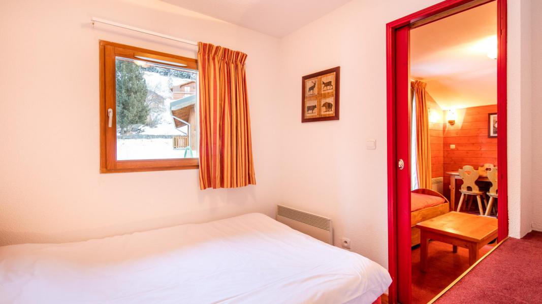 Rent in ski resort Résidence les Chalets de la Ramoure - Valfréjus - Bedroom
