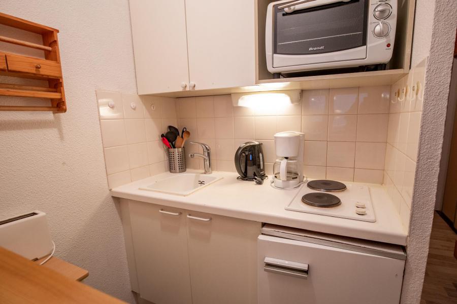 Rent in ski resort Studio sleeping corner 3 people (1458) - Résidence les Mélèzets 1 - Valfréjus - Kitchenette