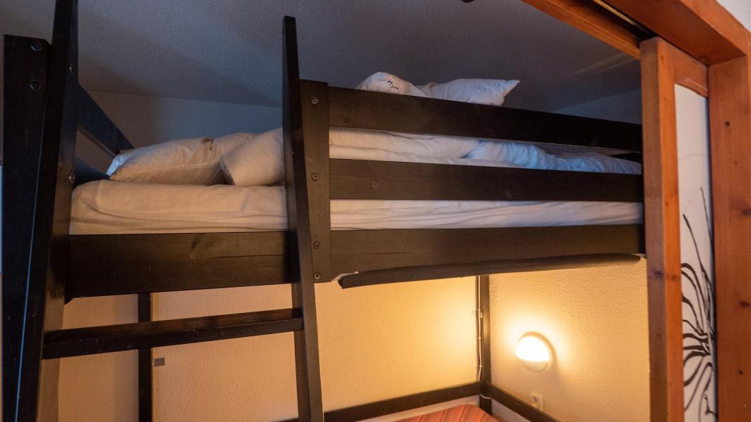 Rent in ski resort 2 room apartment 4 people (3-107) - Résidence les Mélezets - Valfréjus - Bedroom